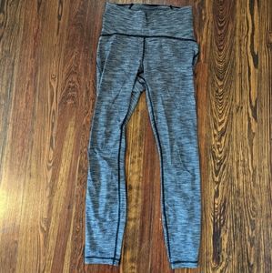 Lululemon black/white leggings